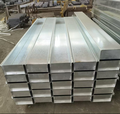 Durable Versatile Concrete Retaining Wall Sleeper Molds With Customizable Dimensions And Patterns टिकाऊ बहुमुखी कंक्रीट रिटेनिंग वॉल स्लीपर मोल्ड्स के साथ अनुकूलन योग्य आयाम और पैटर्न